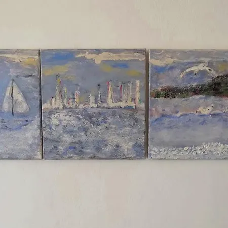 Sea View Apartment *